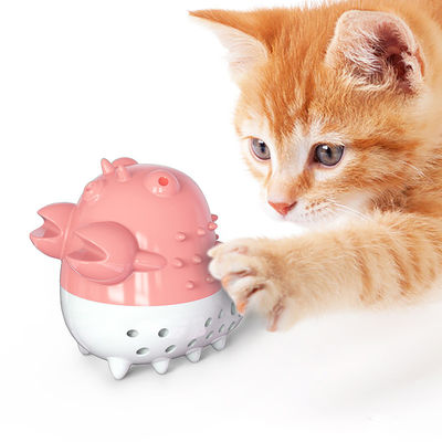 ザリガニ猫の手入れをすることは歯ブラシの咀嚼の球のイヌハッカのクリーニングに音が付いている手入れをする歯のおもちゃ用具を使い、