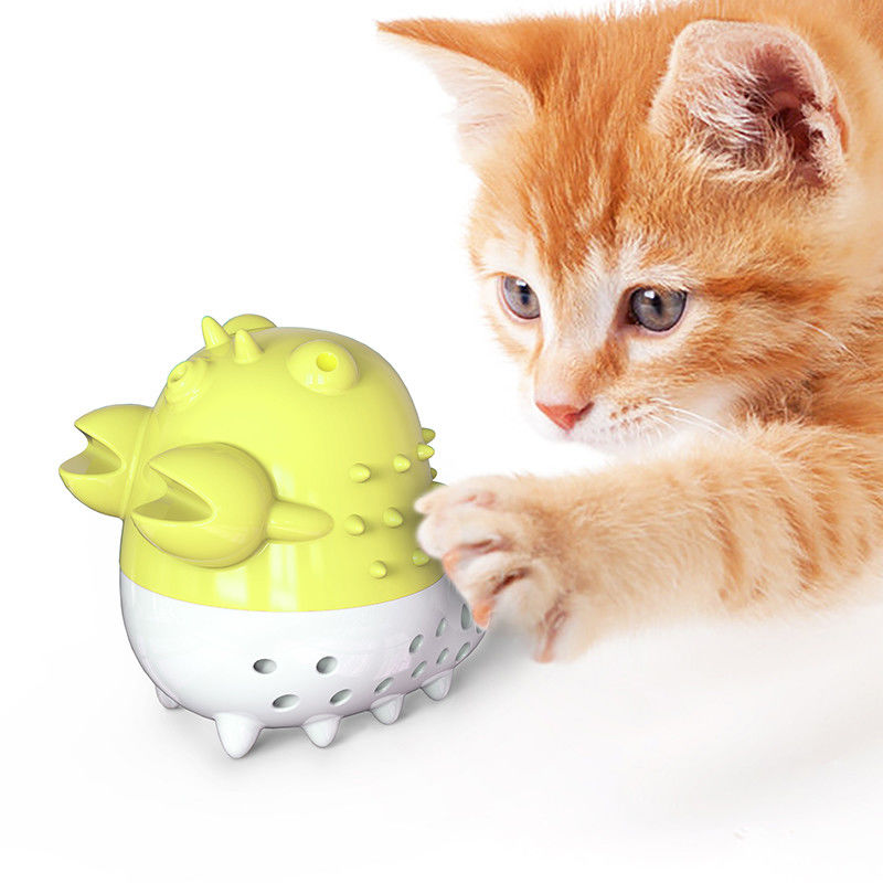 ザリガニ猫の手入れをすることは歯ブラシの咀嚼の球のイヌハッカのクリーニングに音が付いている手入れをする歯のおもちゃ用具を使い、