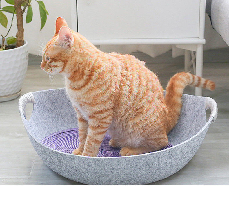 100%の安全ペット円形の巣猫犬のベッド猫のベッドの巣のためのが付いているフェルト猫の巣