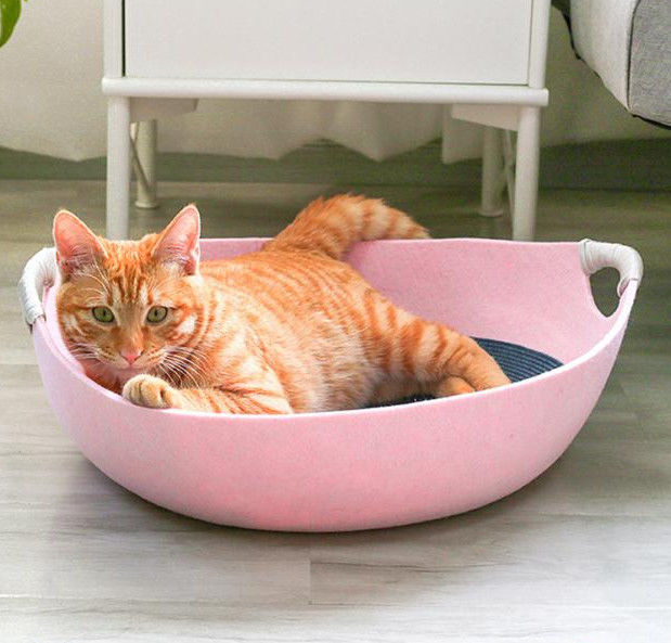 100%の安全ペット円形の巣猫犬のベッド猫のベッドの巣のためのが付いているフェルト猫の巣