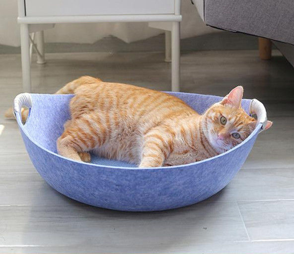 100%の安全ペット円形の巣猫犬のベッド猫のベッドの巣のためのが付いているフェルト猫の巣