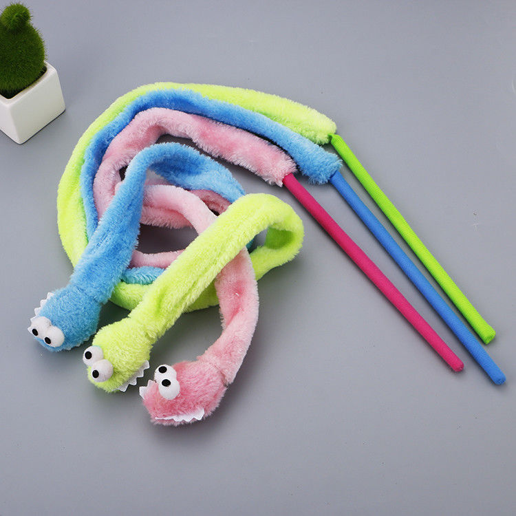 かわいい耐久猫のおもちゃのティーザー ヘビの形の子ネコのPlush細い棒31g