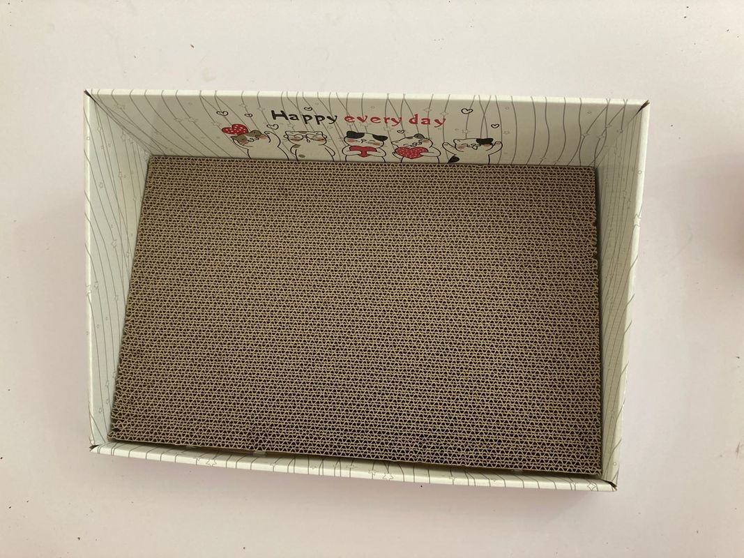 再生利用できる波形猫のボール紙Scratcherは弛緩をするための700gを寝かせる