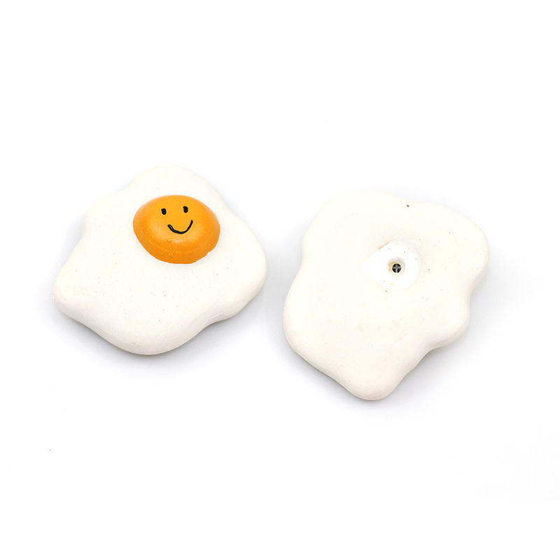 卵のピカピカの咀嚼犬ペットは乳液のシミュレーションの非有毒な相互をもてあそぶ