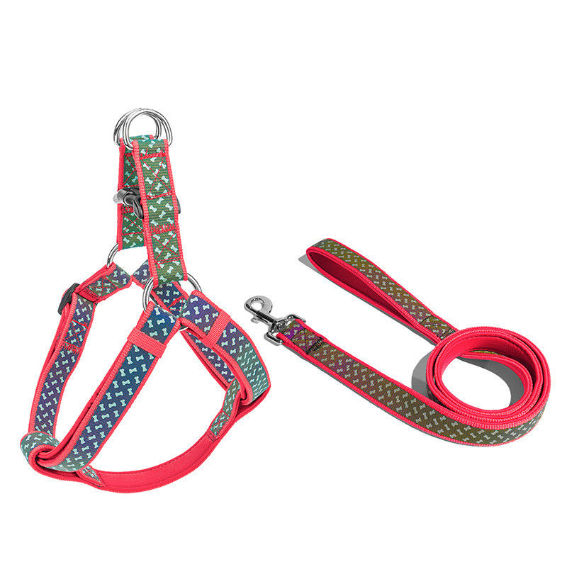 犬の鎖の飼い犬つばの柔らかいネオプレンは付属品反射排他的なペット ロープの馬具の鎖セットをかわいがる