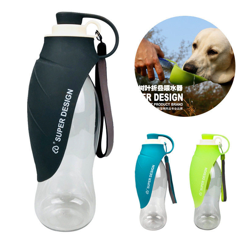犬の屋外の水差しの携帯用飼い犬は容器シリコーンの折り畳み式の飲むコップが付いている水ディスペンサーの送り装置の走行する