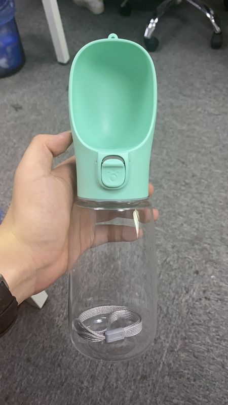 ペット屋外の歩くハイキングの走行のためのディスペンサーが付いている12のOZの折りたたみ犬の水差し